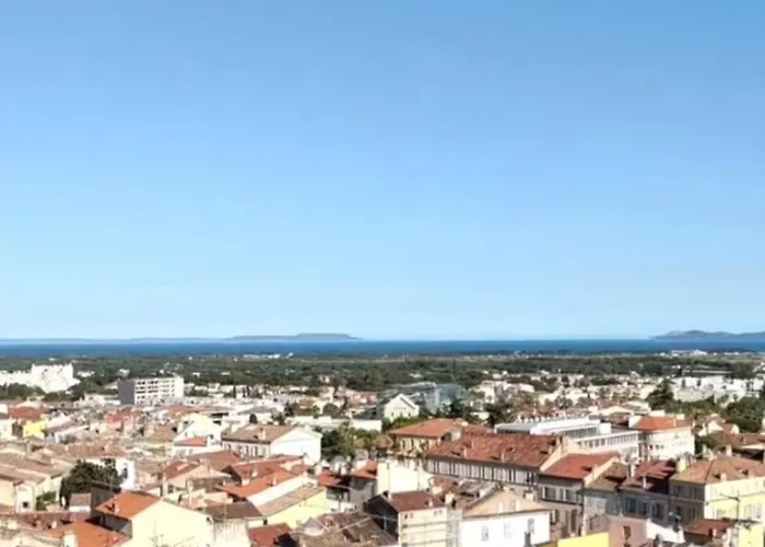 D Hôtes De Charme, Coeur De La Vieille Alojamento de Acomodação e Pequeno-almoço *